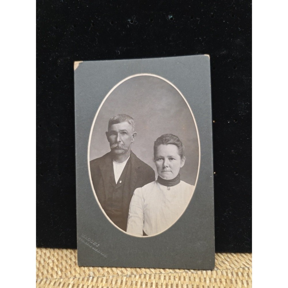 Antique Cabinet‎ Card Photo Couple c1890s Mackley Studio Columbia City Indiana - Picture 5 of 7
